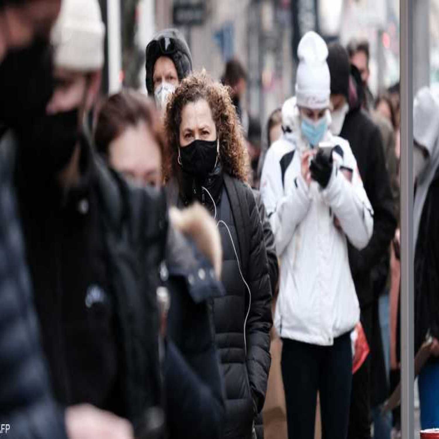 فاوتشي يحذر: عدد المصابين بمتحور "أوميكرون" سيواصل الارتفاع